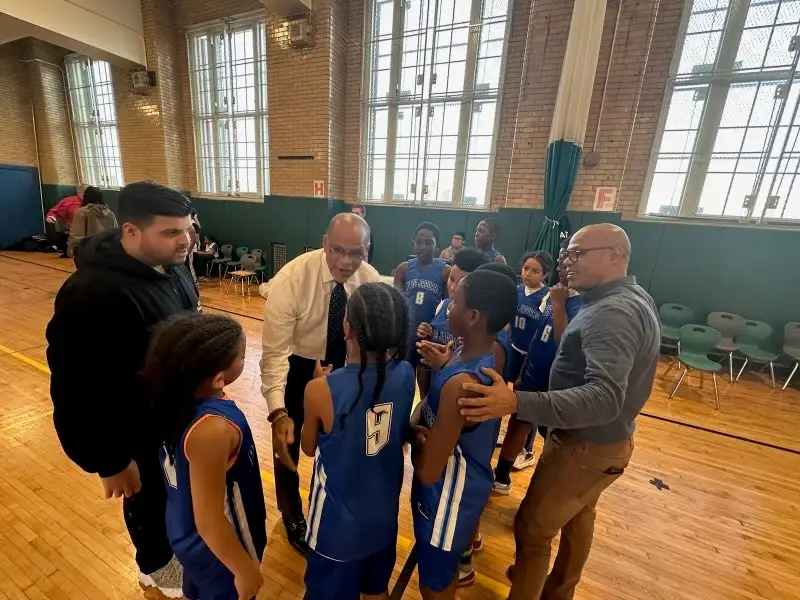 Chancellor Banks Joins CSD10 Basketball Game (1)